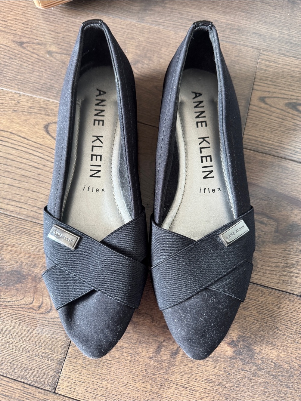 Anne Klein Black Pointed Toe Cross-Band Flats size 7